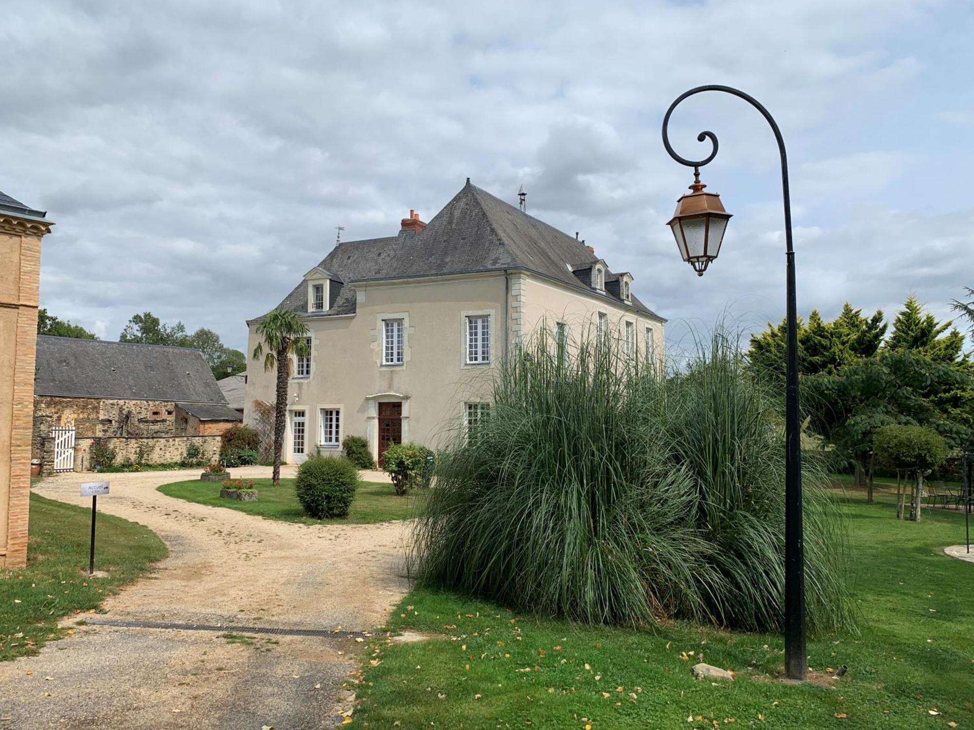 MénilLe Bas Chitray住宿加早餐旅馆 外观 照片